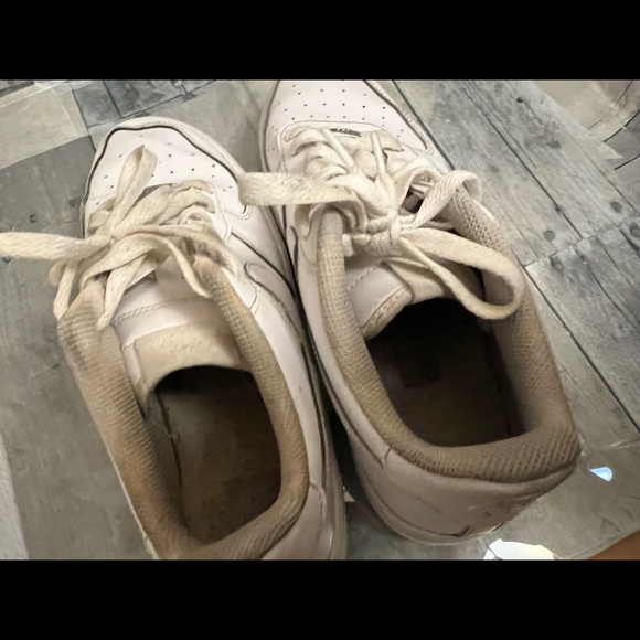 2 Nike Air Force 1s  both are left foot size 7 - Picture 6 of 10
